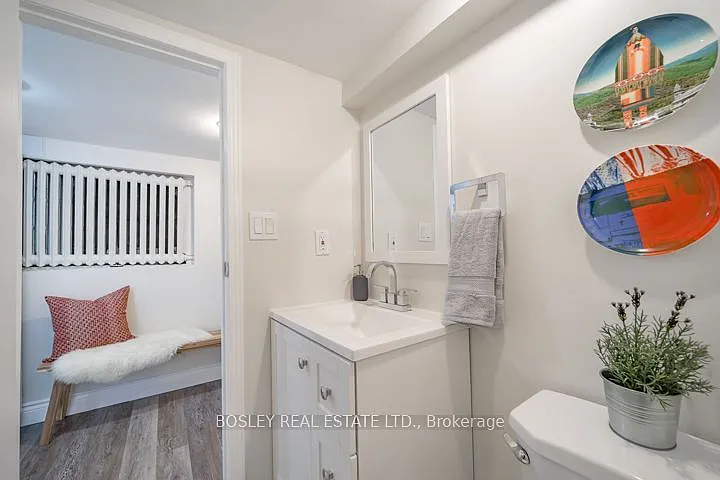 15 Manor Rd E #BASEMENT — Photo 15