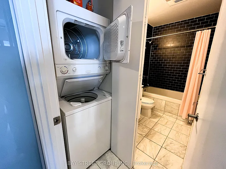 33 Charles St E #4401 — Photo 10