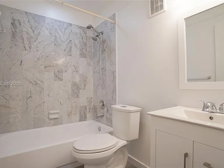3823 Estepona Ave — Photo 9