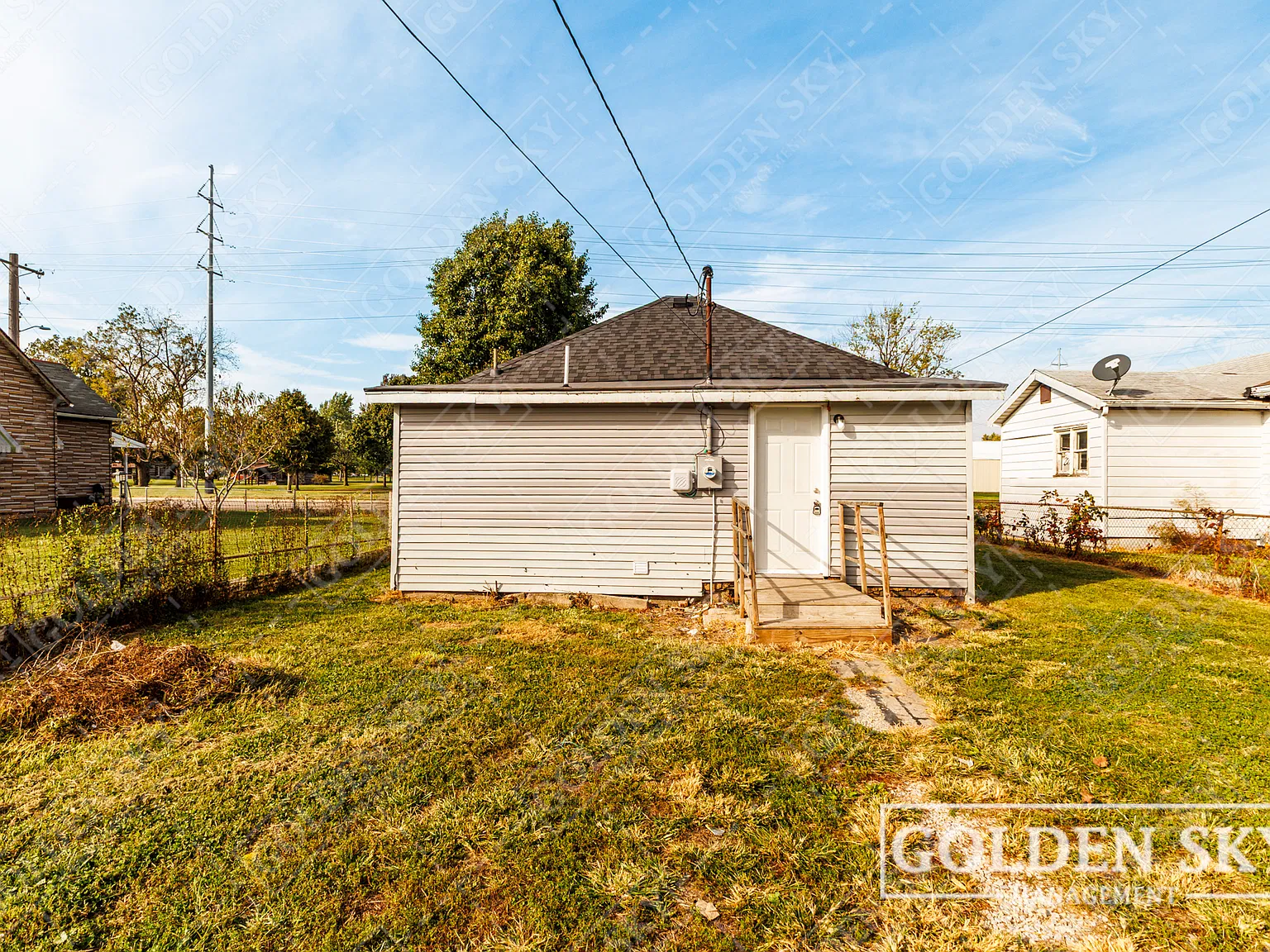 1205 East Memorial Drive - N/A — Photo 2