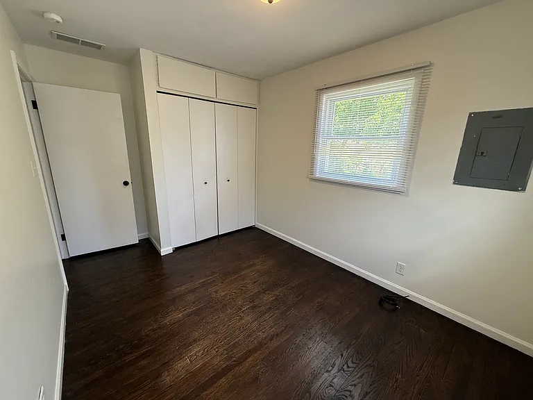 4653 Raymond Ave — Photo 14