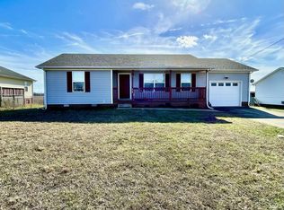 318 Pappy Dr, Oak Grove, KY 42262