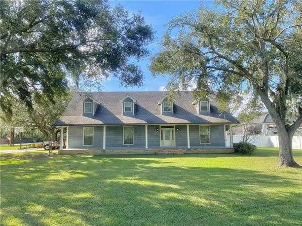 110 Rue Acadian, Belle Chasse, LA 70037