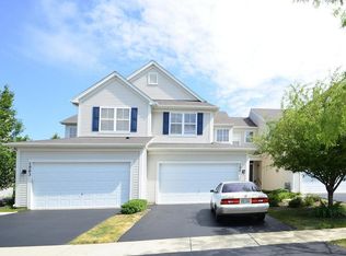 2961 Langston Cir, St Charles, IL 60175