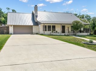 1300 Warbler Dr, Kerrville, TX 78028