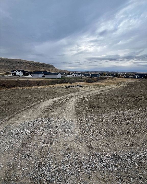 2nd image of 9 Sanctuary Canyon Rd