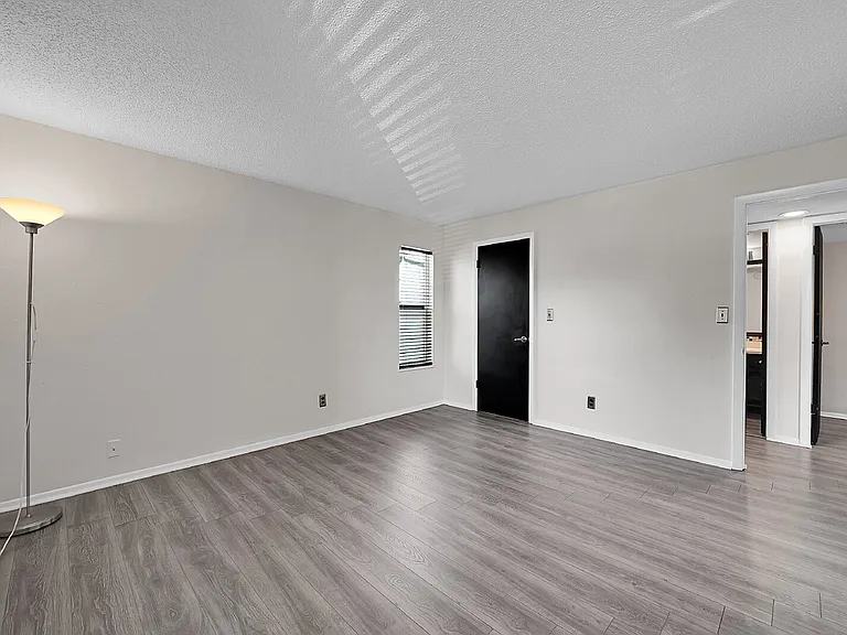 148 W Rockrimmon Blvd #201 — Photo 14