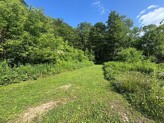 4th image of 639 Caine Rd