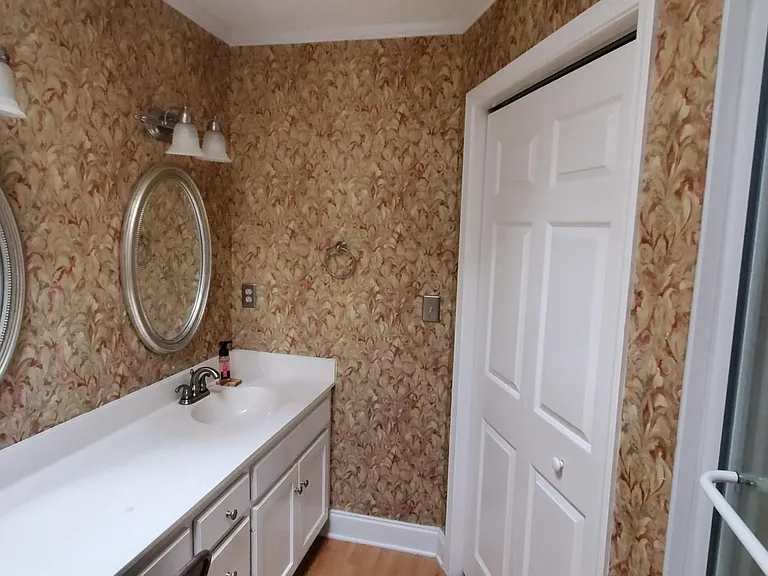 309 Angie Dr — Photo 7