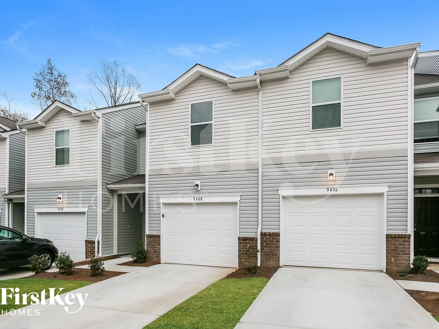 3 bed, 2.5 bath, 1609 sqft, $2,200 — Photo 2