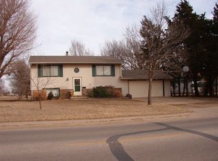 1116 Wheat Rd, Winfield, KS 67156