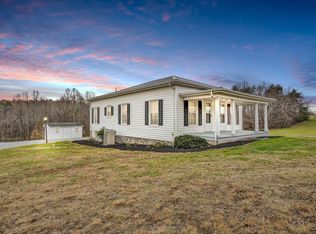 8605 Truevine Rd, Glade Hill, VA 24092