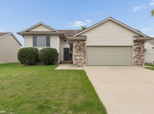 505 Pine Brooke Dr, Clear Lake, IA 50428