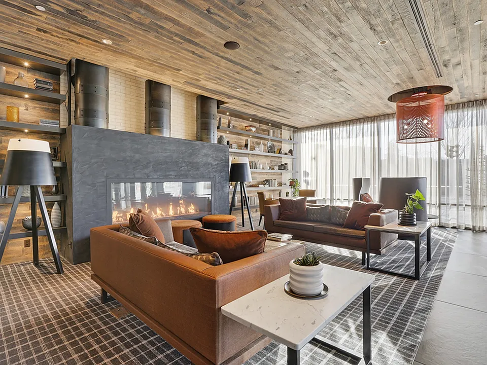 Pittsburgh Luxury Lounge - Eastside Bond Apartments