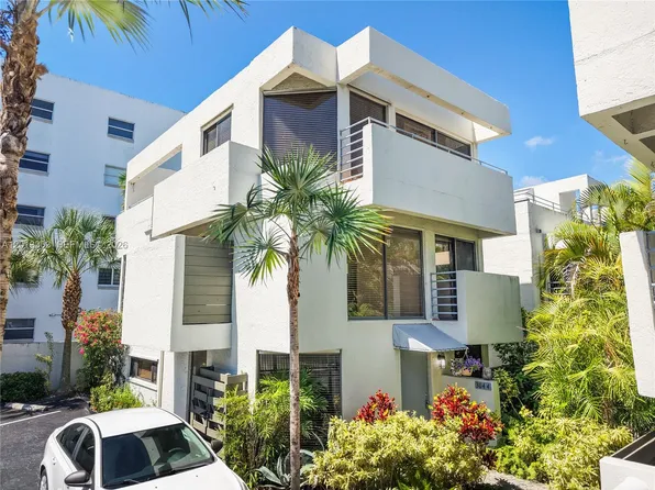 3044 SW 27th Ave #9, Miami, FL 33133