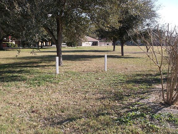 4th image of 000 Jonquil Ave