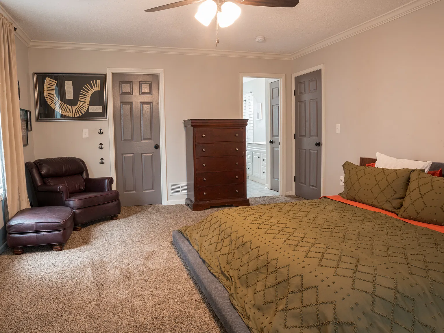 3 bed, 2.5 bath, 1888 sqft, $2,600 — Photo 4
