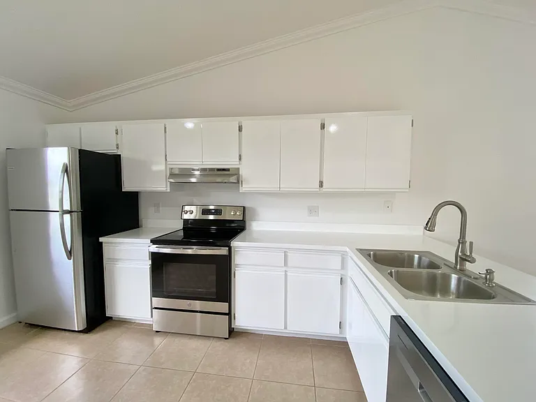 212 Trace Ct — Photo 4