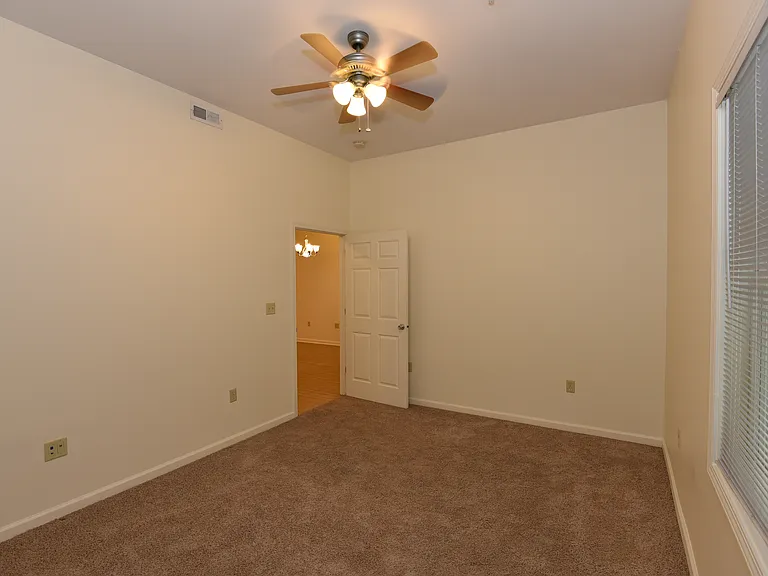 320 S Dunn — Photo 37