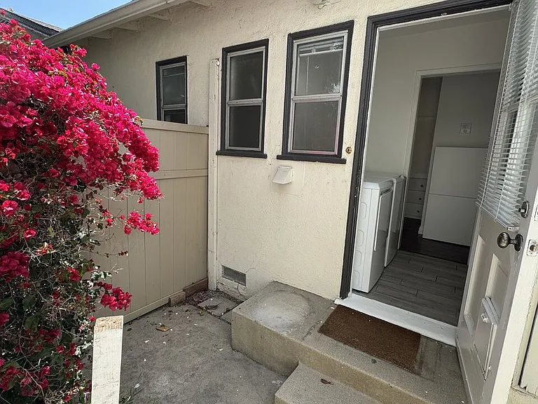 650 Park Ave — Photo 18