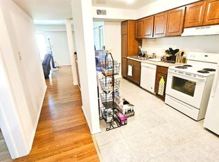 1215 S Forums Ct #1, Wheeling, IL 60090