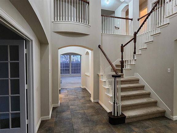3rd image of 1633 Wood Creek Ln