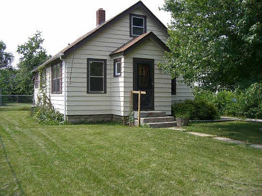 1st image of 413 Wilson Ave E
