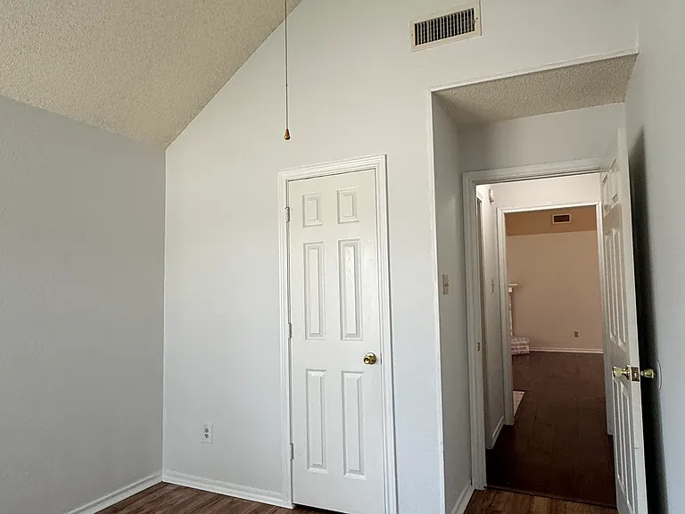 465 El Rio Dr — Photo 32