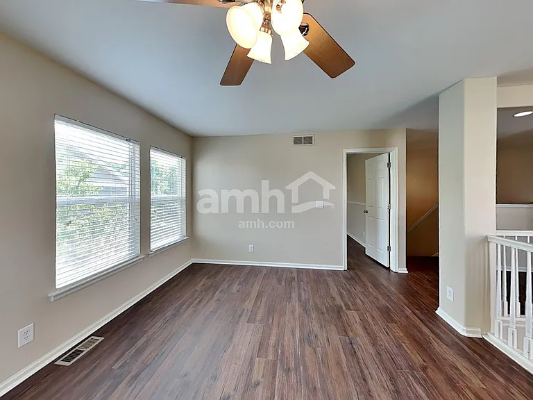 13725 Kearney St — Photo 40