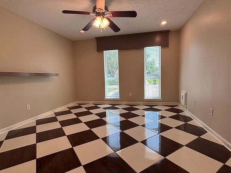 409 Bellmar Ln — Photo 13