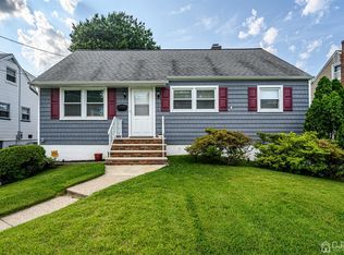 124 Bedford Ave, Iselin, NJ 08830