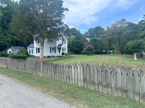 569 Blount Point Rd, Newport News, VA 23606