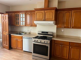 1864 Himrod St #2A, Ridgewood, NY 11385