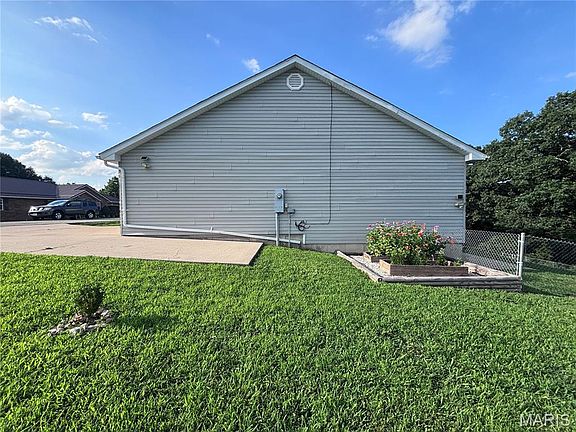4th image of 19136 Lonager Ln
