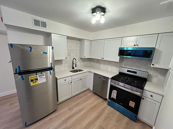 2nd image of 3407 Elm Street Dr