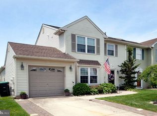 7 Harvest Ln, Sicklerville, NJ 08081