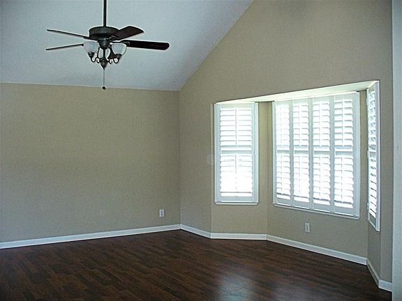 4th image of 1504 Deerfield Cir