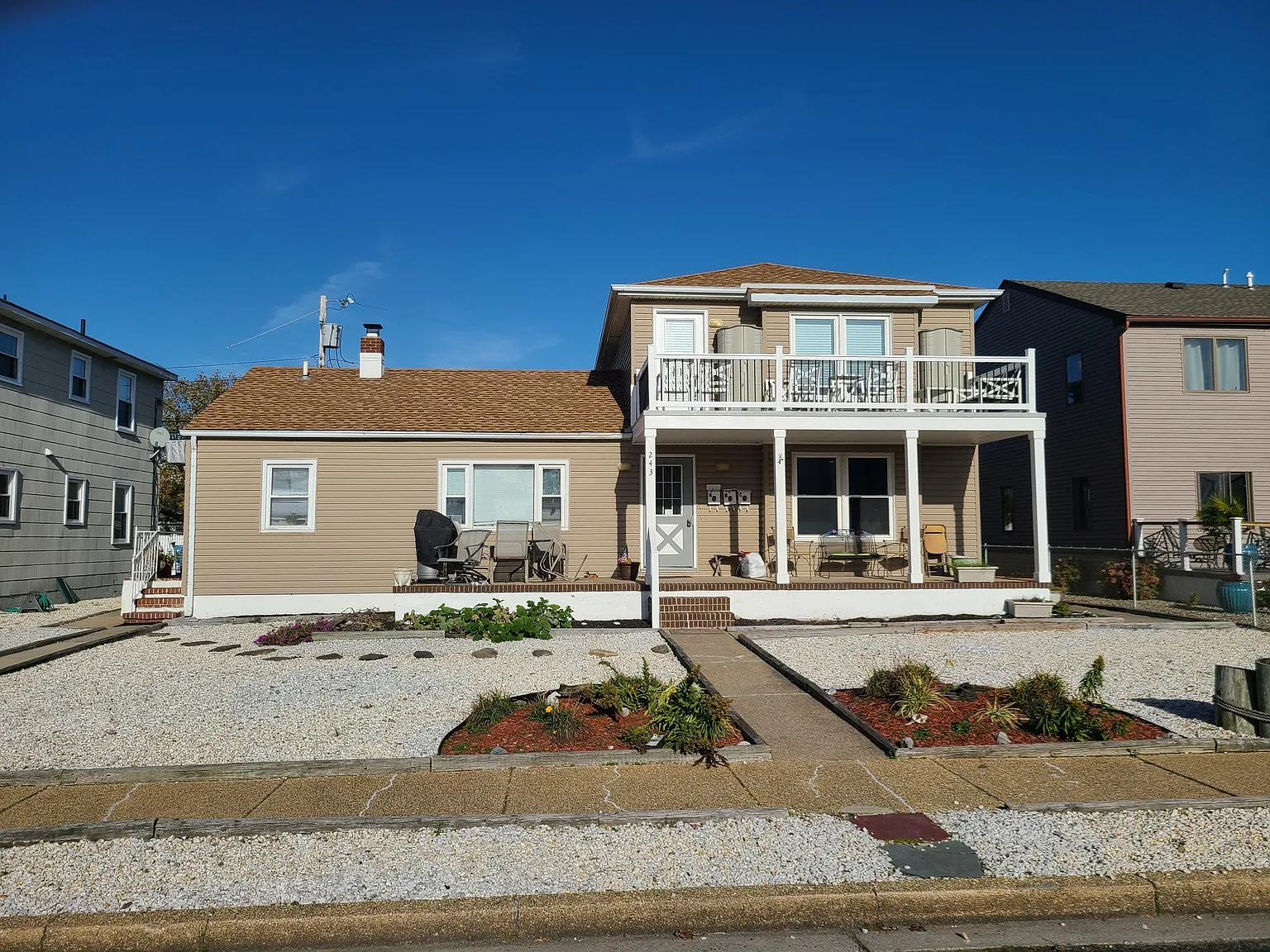 2 bed, 750 sqft, $1,400 — Photo 2