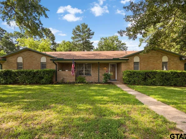1009 Caprice Dr, Grand Saline, TX 75140