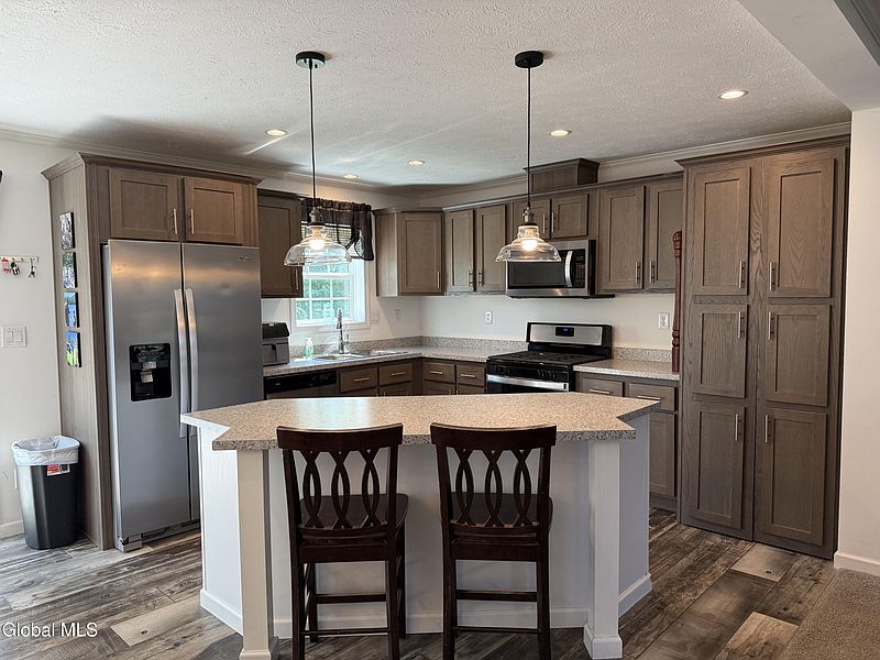 4th image of 1004 County Road 10