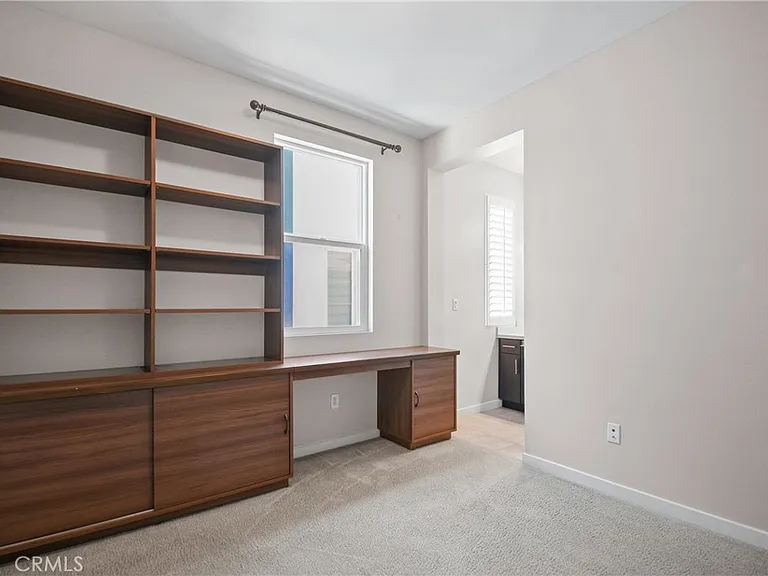 722 Ellis Dr — Photo 7