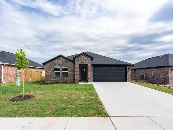 813 Heeler Ave, Lowell, AR