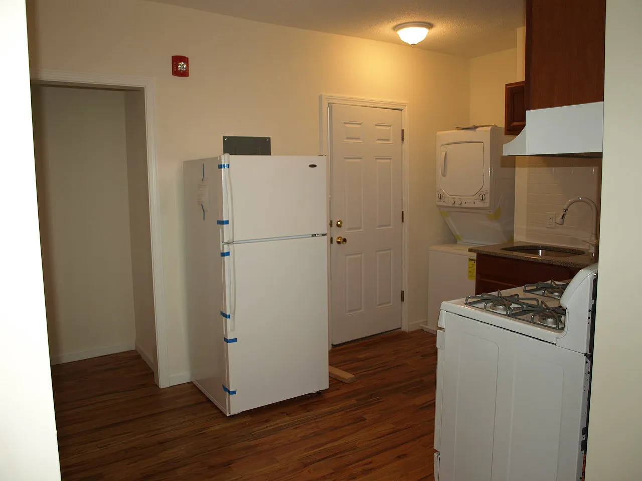 Studio, 600 sqft, $1,425 — Photo 2
