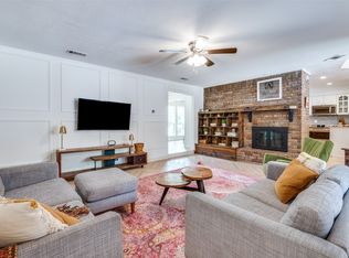 2800 Bedfordshire, Bedford, TX 76021
