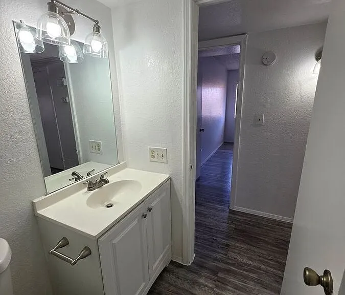 4416 N 35th Ave #201 — Photo 11