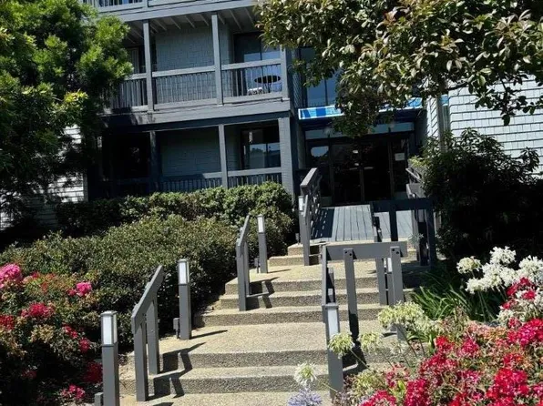 615 Port Dr APT 105, San Mateo, CA 94404