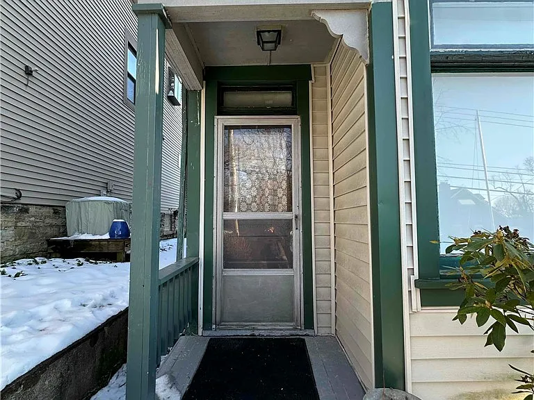 115 Meade Ave — Photo 3