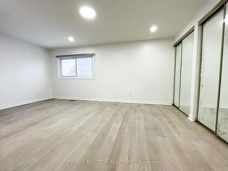 47 Cheeseman Dr — Photo 16