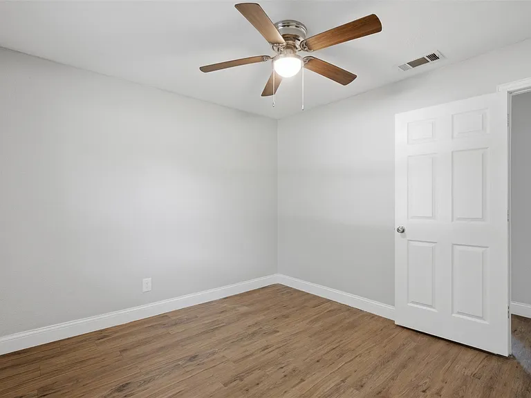 313 N Church St — Photo 19