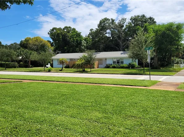1945 & 1949 24th St, Vero Beach, FL 32960